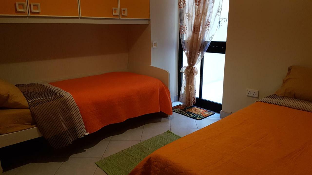 Aurora Apartment Zurrieq Екстериор снимка